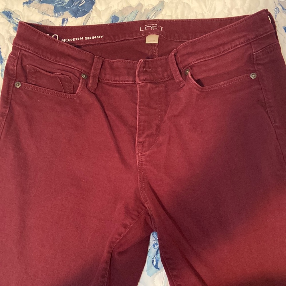LOFT. Size 10 modern skinny.